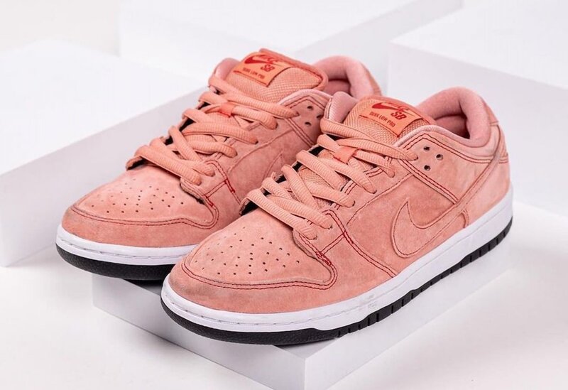 pink nike dunks